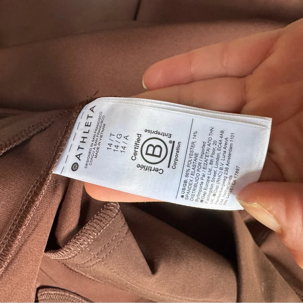 Athleta Endless Pants in color “Woodland” brown - Picture 4 of 5